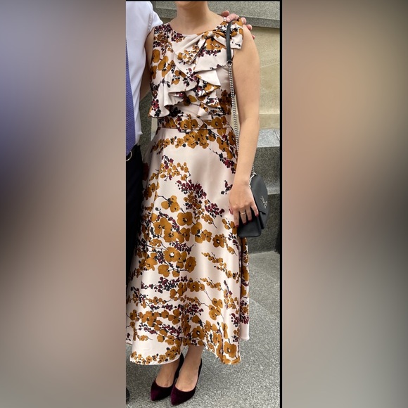 Badgley Mischka Dresses & Skirts - Gorgeous Badgley Mischka dress! 🌸